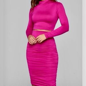 *NWT* FashionNova Fuchsia 2pc Set with Side Ruching Skirt and Crop Top